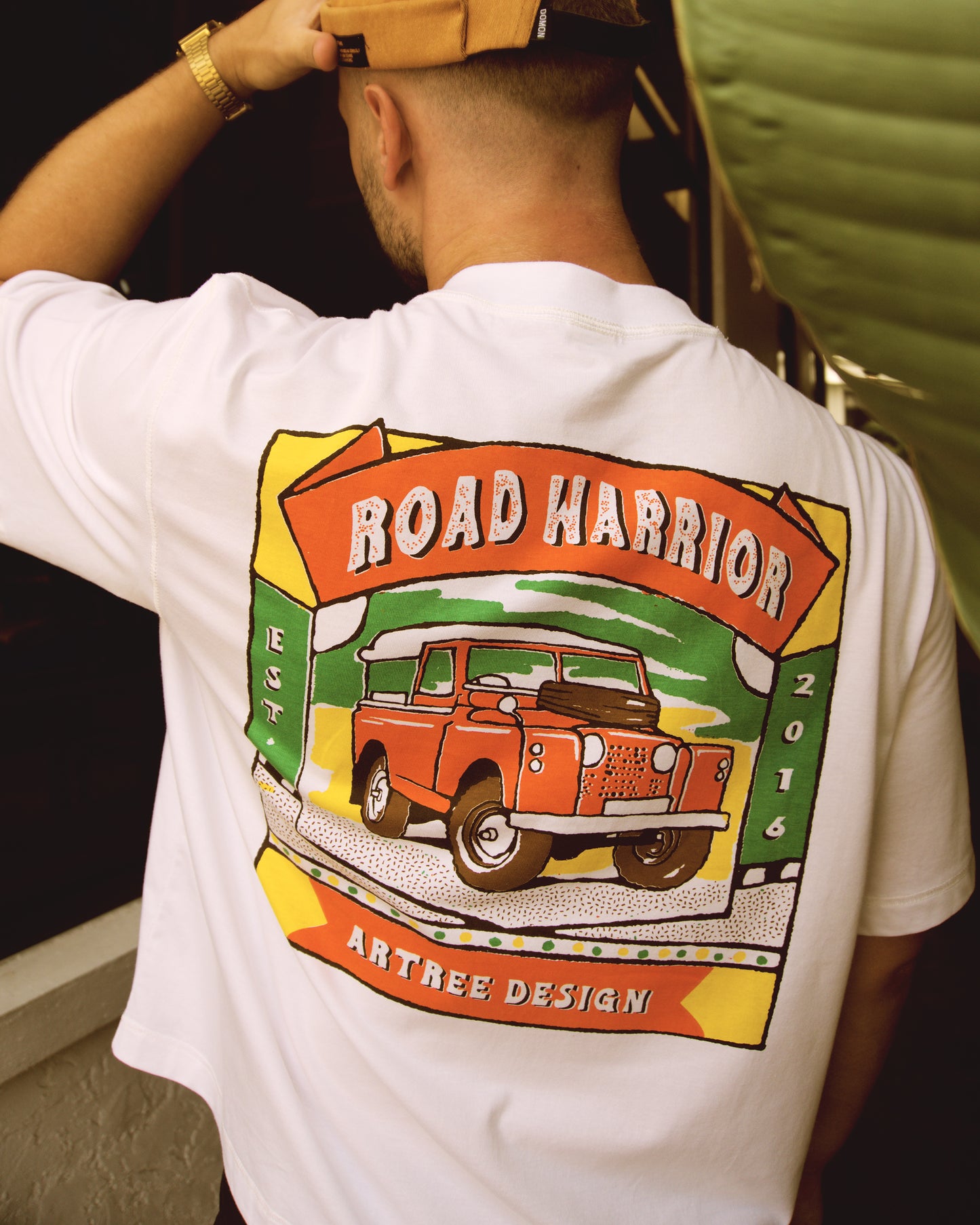Vintage Oversized Cropped T-Shirt – Unisex Road Warrior Car White Tee – Boxy Fit