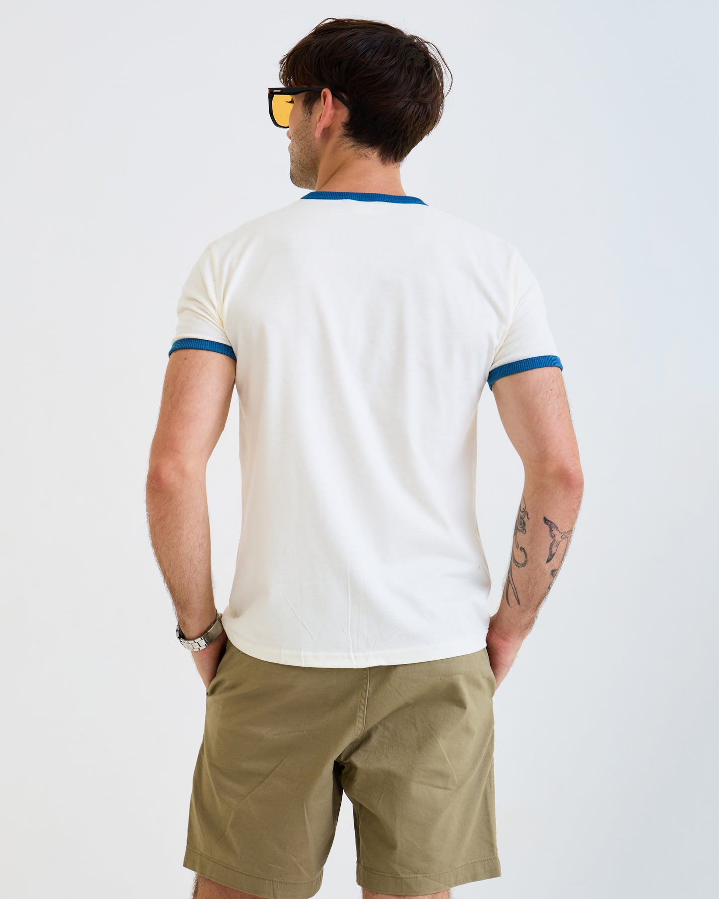 Vintage Unisex T-Shirt – California Dreamin Graphic – Retro Ringer Style – Off-White