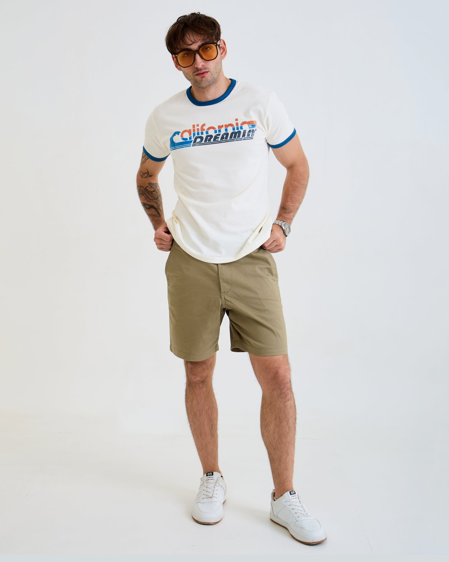 Vintage Unisex T-Shirt – California Dreamin Graphic – Retro Ringer Style – Off-White