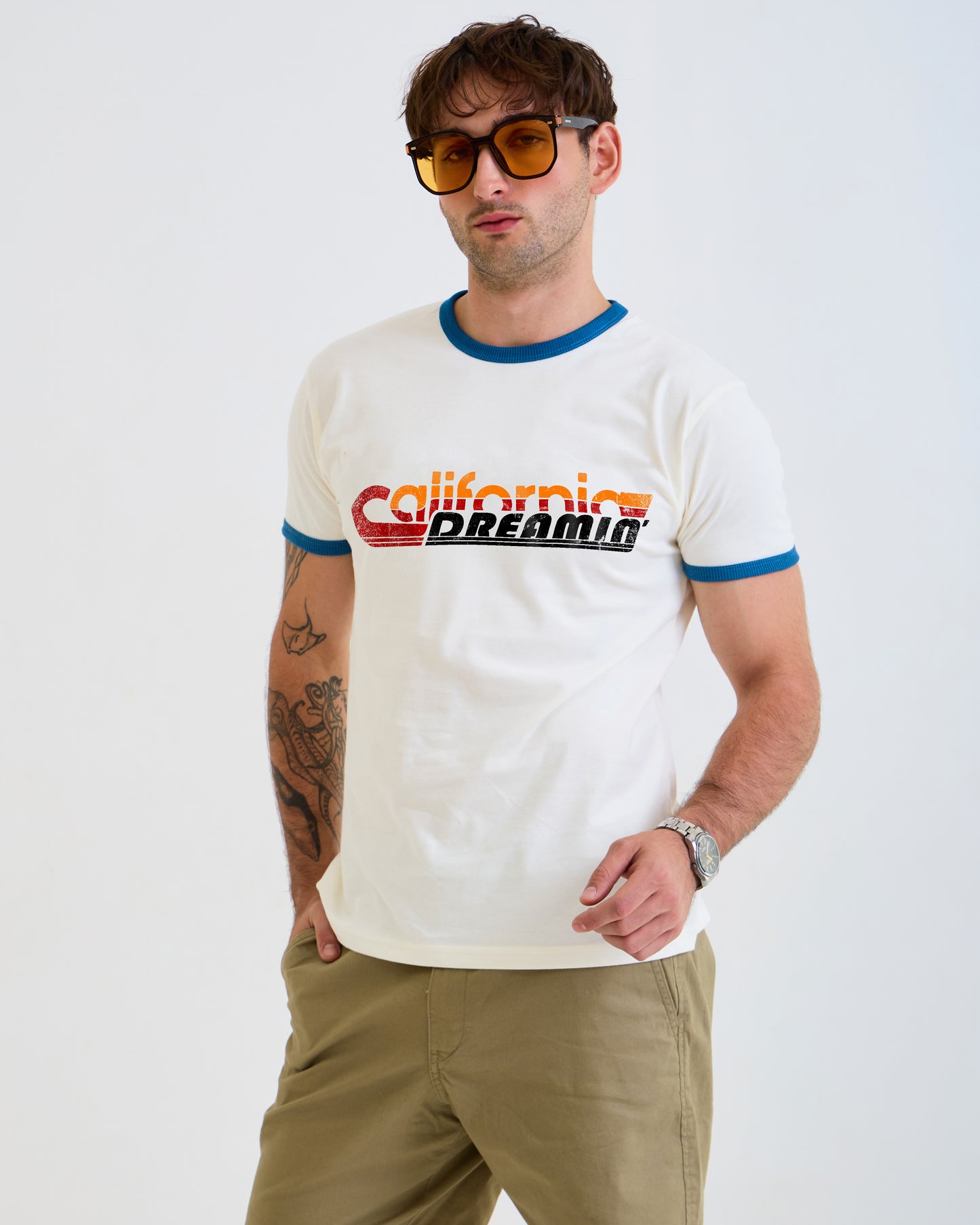 Vintage Unisex T-Shirt – California Dreamin Graphic – Retro Ringer Style – Off-White