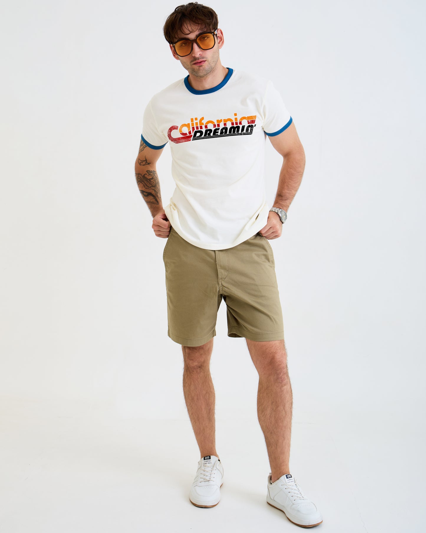 Vintage Unisex T-Shirt – California Dreamin Graphic – Retro Ringer Style – Off-White