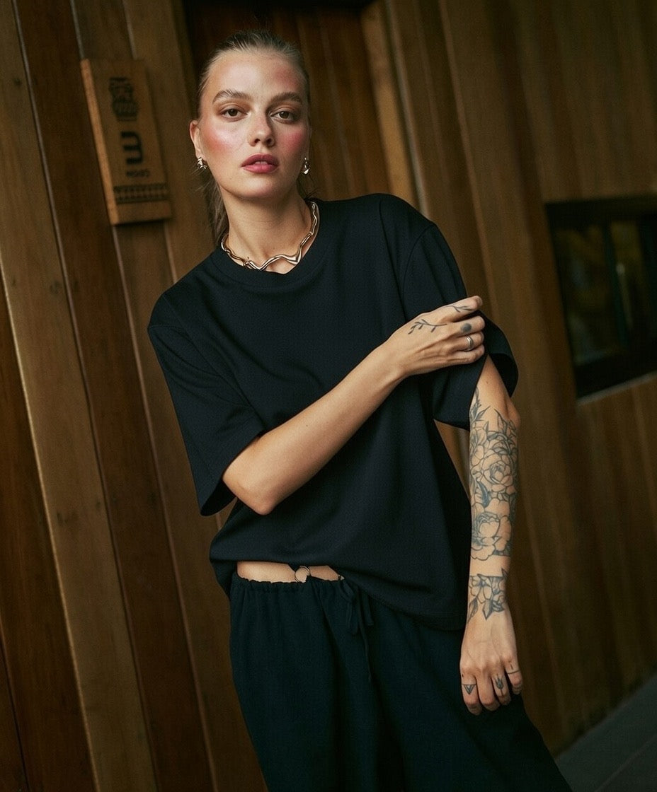 Vintage Oversized Cropped T-Shirt – Unisex Retro Black Tee – Boxy Fit