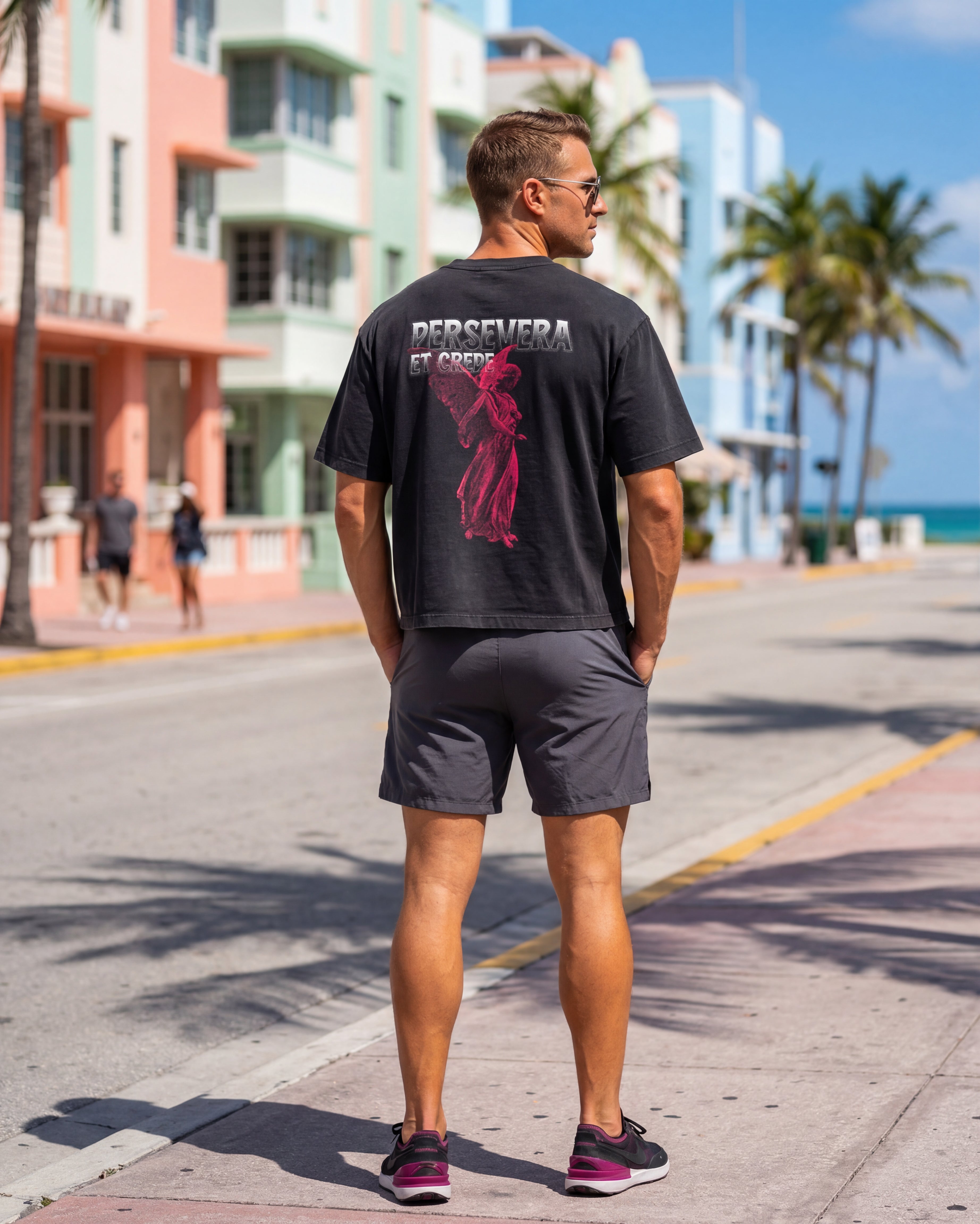 Vintage Oversized Cropped T-Shirt – Persevere And Believe Black Tee – Boxy Fit